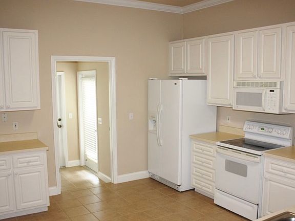 4th image of 9189 SW 48th Pl