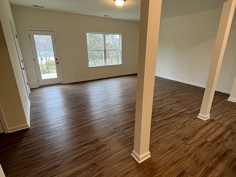 233 Emmett Dr — Photo 8