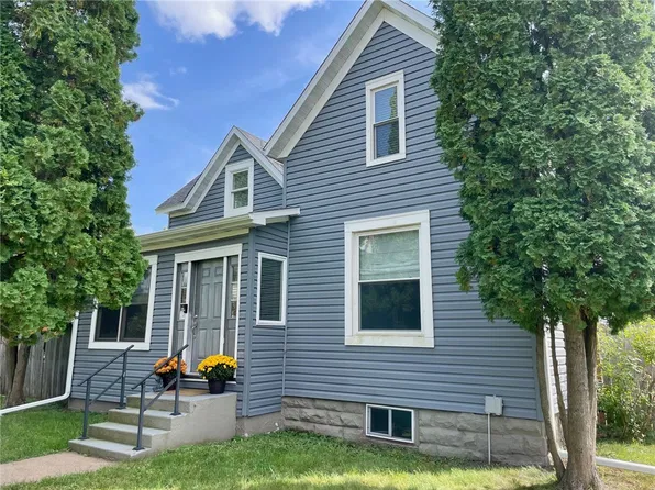 422 12th Avenue W, Menomonie, WI 54751