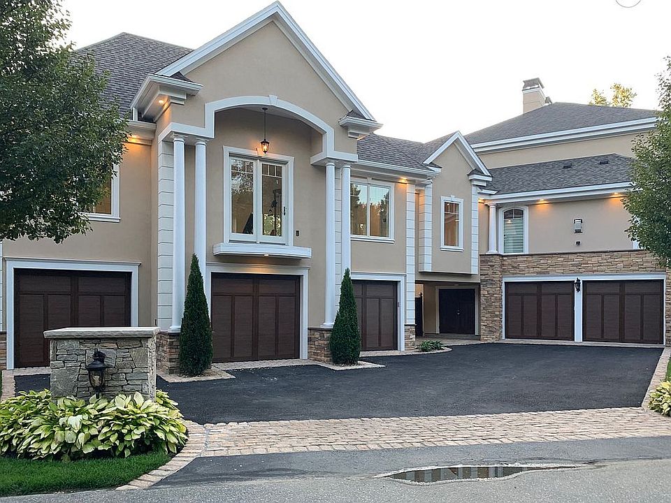 2nd image of 272 S Quinsigamond Ave