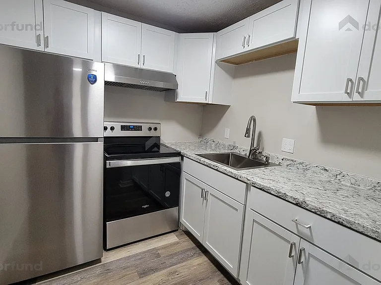 208 Columbus St #7 — Photo 12