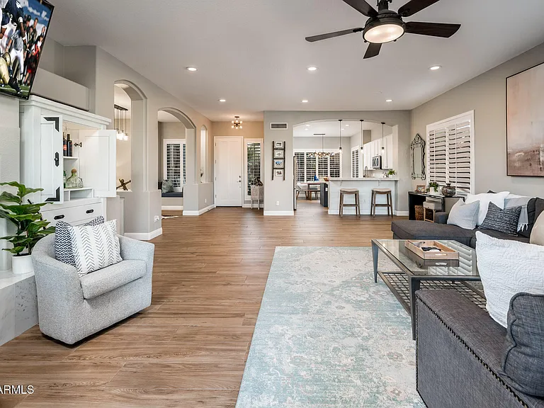 4375 E Lariat Ln — Photo 12