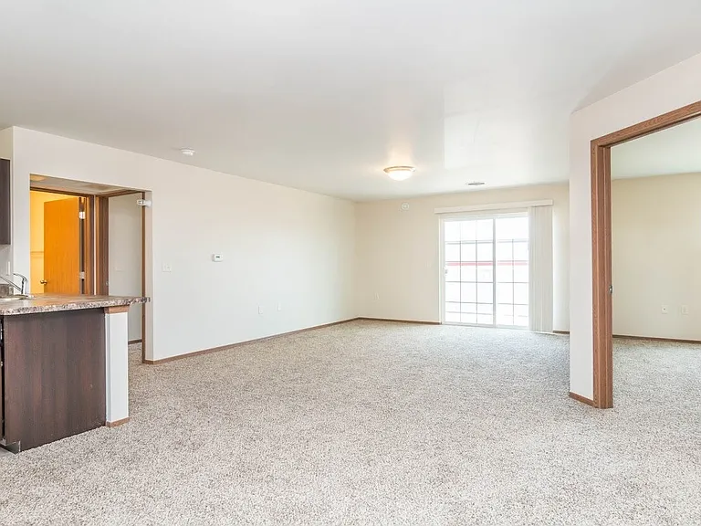 Dakota Pointe — Photo 33