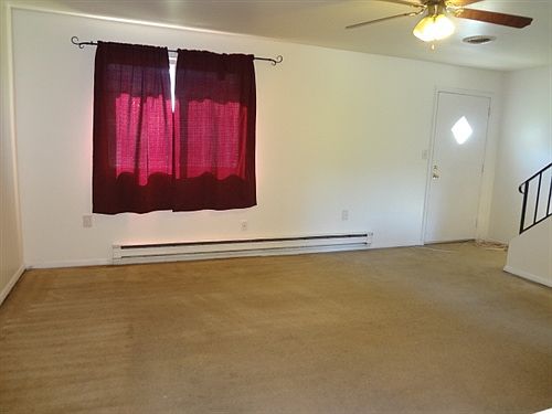 Wall to Wall carpet