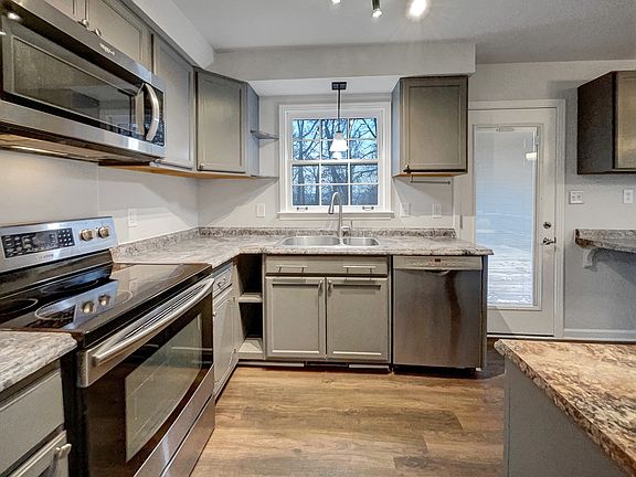 5th image of 3799 Cloverbrook Dr