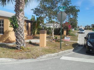 664 W 5th St, Riviera Beach, FL 33404