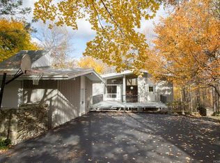 696 Fieldstone Ct, Yorktown Heights, NY 10598