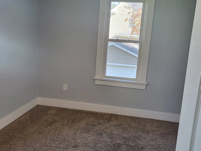 523 Westminster Ave #R — Photo 12
