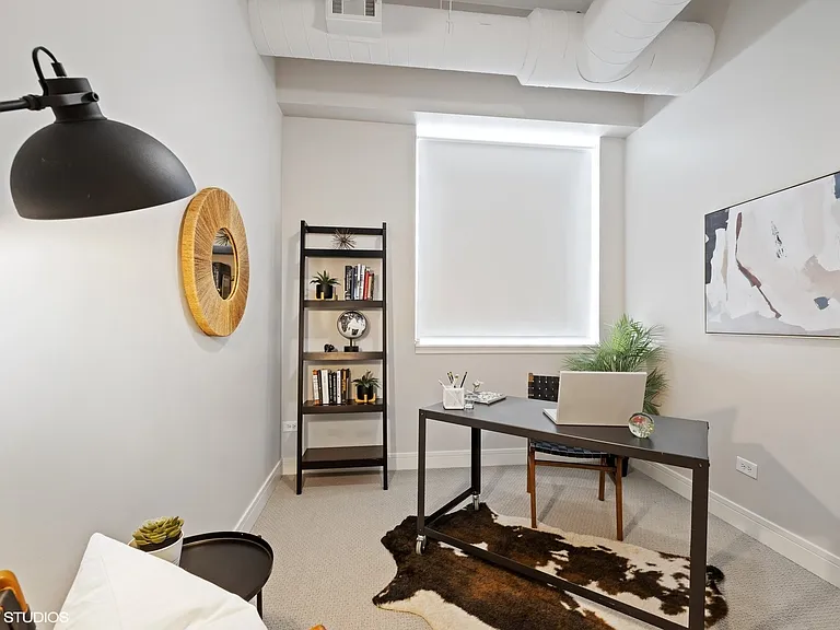 950 W Monroe St #901 — Photo 12