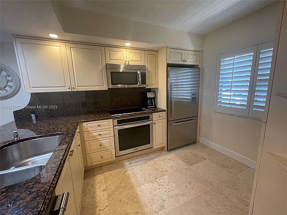 4th image of 1501 Marina Isle Way #105A