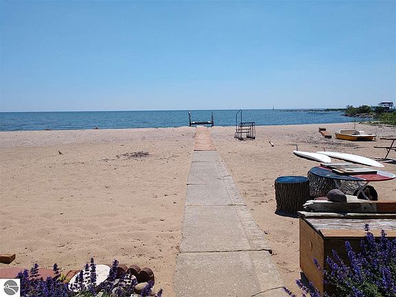 5th image of 3736 E Michigan Ave