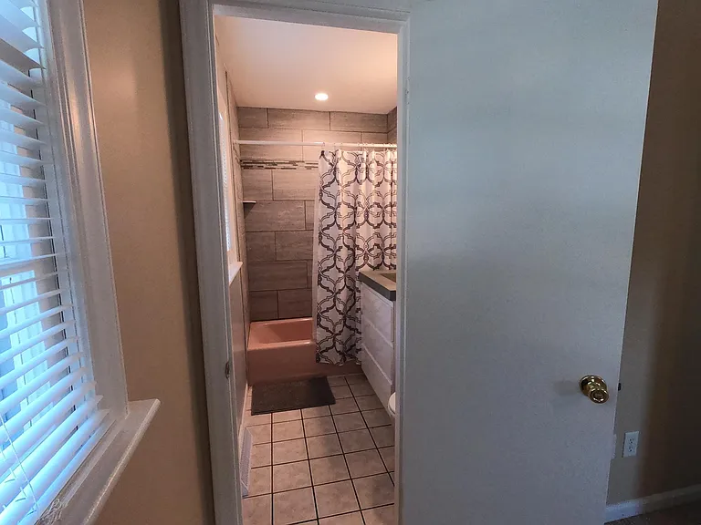 5830 Perry Ln — Photo 29