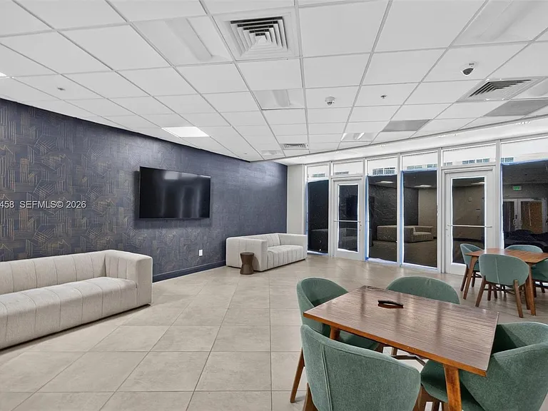 1750 N Bayshore Dr #1609 — Photo 22