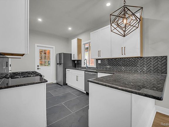 5th image of 1502 Virginia Park Ave