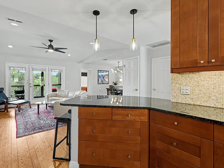 717 Brownlee Cir — Photo 11