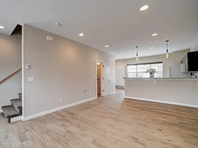410 Enterprise Blvd #18 — Photo 4