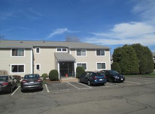 39 Saint Kolbe Dr APT D, Holyoke, MA 01040