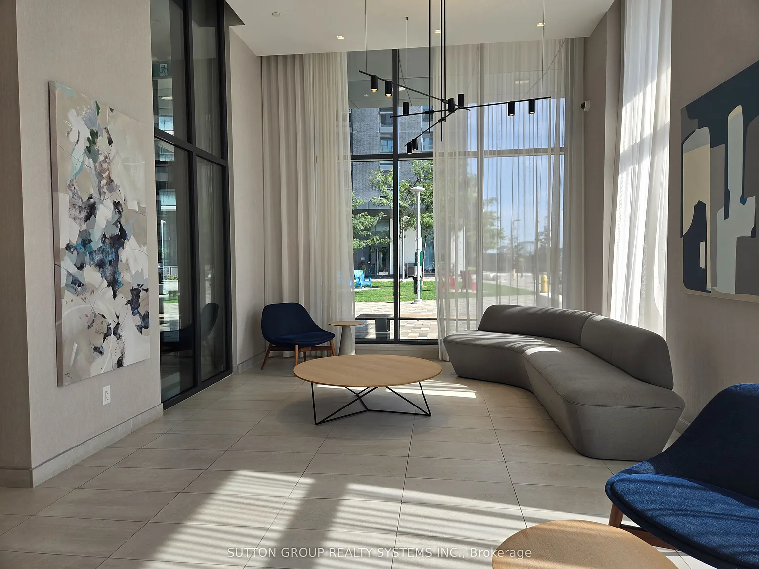 1 bed, $2,300 — Photo 3