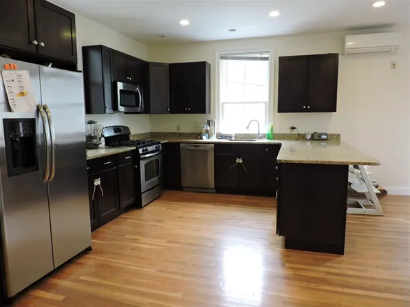 33 Roberts Rd, Cambridge, MA
