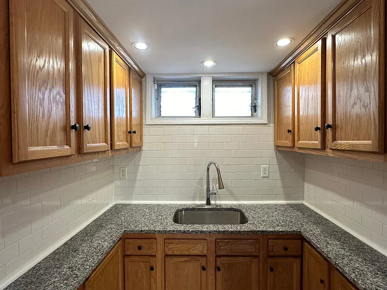 19 Brown St #3 — Photo 2