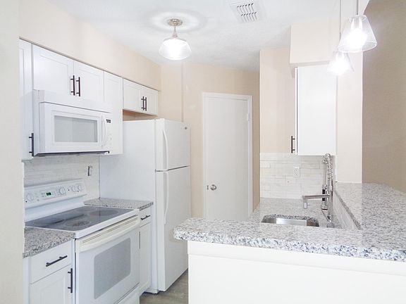 3rd image of 8636 Mallard Reserve Dr #204