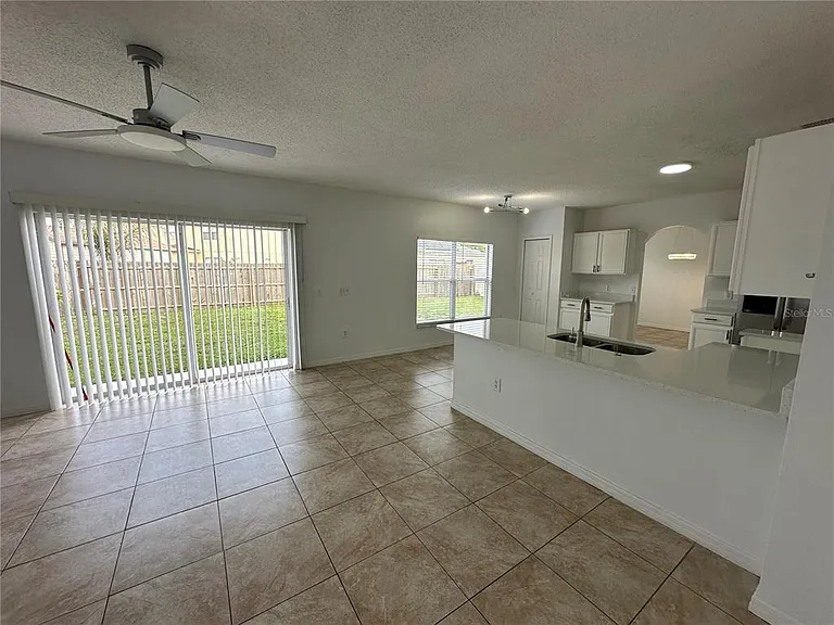 747 Pelican Ct — Photo 6
