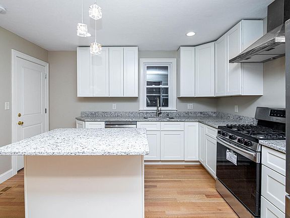3rd image of 18 Blaine Ave #1