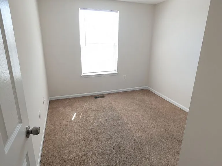 1390 David Ln — Photo 20