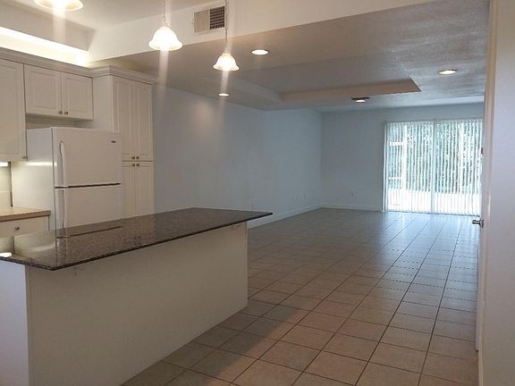 3rd image of 2061 Green Oak Ct
