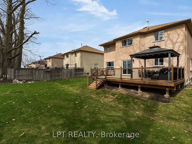 47 Northview Cres — Photo 39