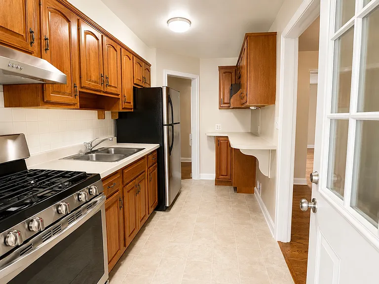 8425 Willow Oak Rd — Photo 3