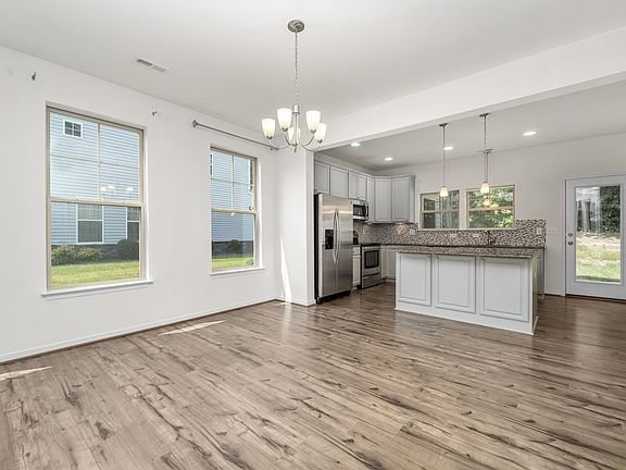 5th image of 2432 Marions Ln