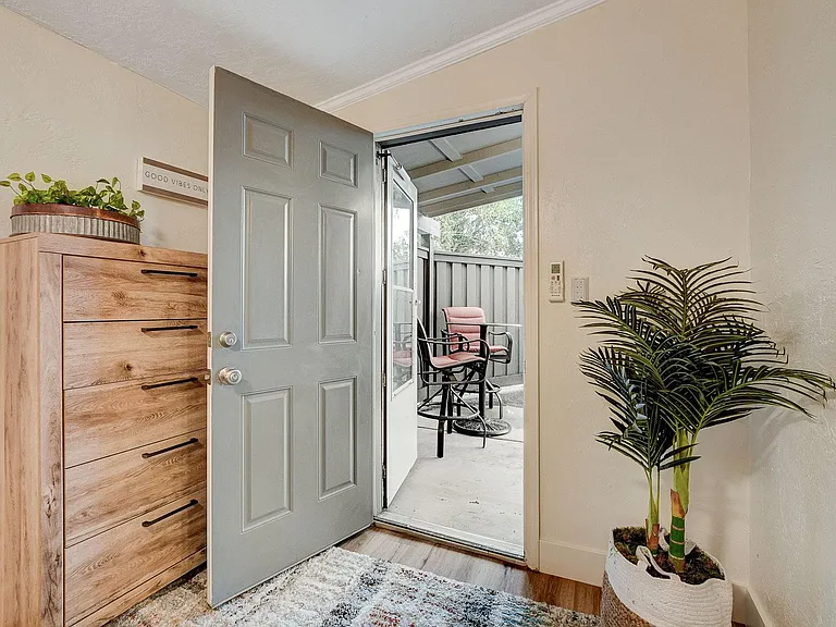 3916 Vegas Dr #1-A — Photo 37