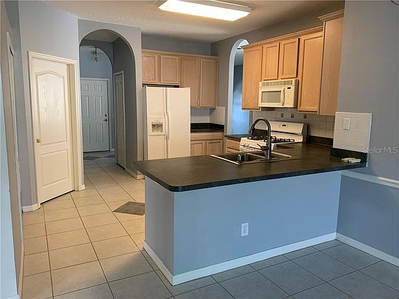 5th image of 10416 Glen Willow Ln