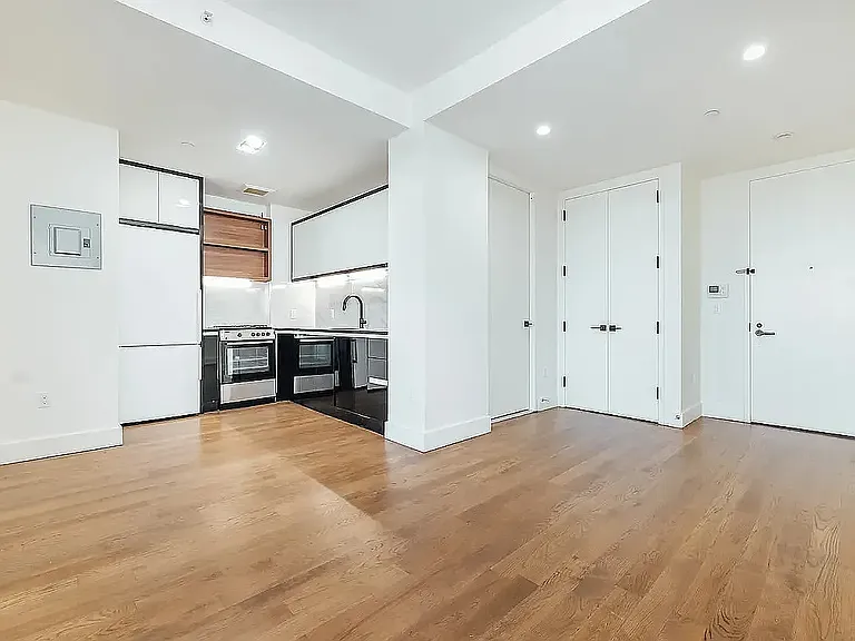 581 Ocean Pkwy #5F — Photo 4