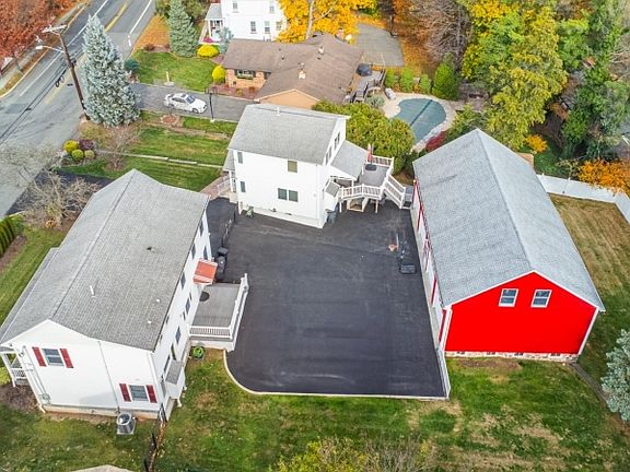 3rd image of 75 Grove St