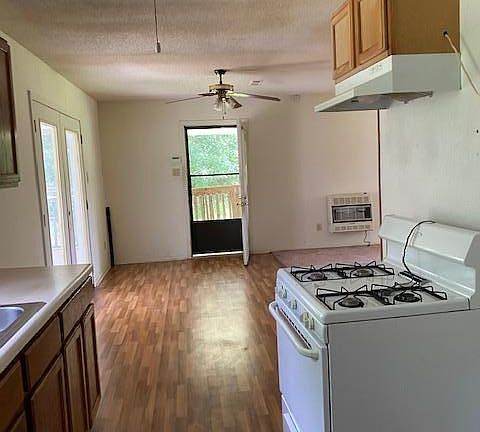 4th image of 231 Rolling Oaks Dr