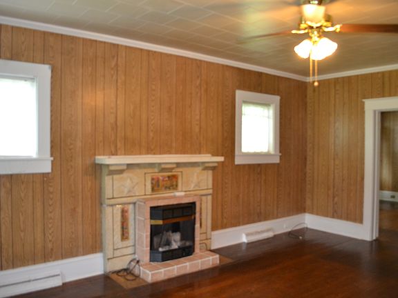 2nd image of 1912 Harris Dr