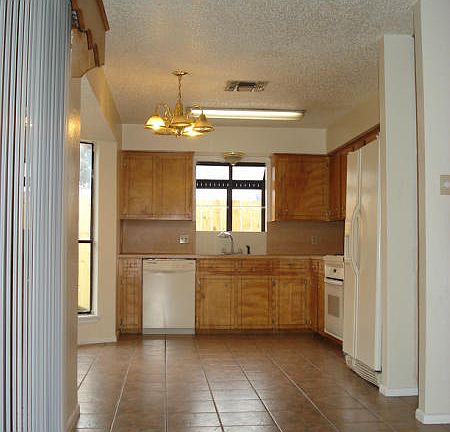 4th image of 2538 Allencrest Dr