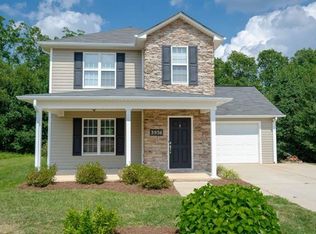 3956 Hemingway Dr NW, Hickory, NC 28601