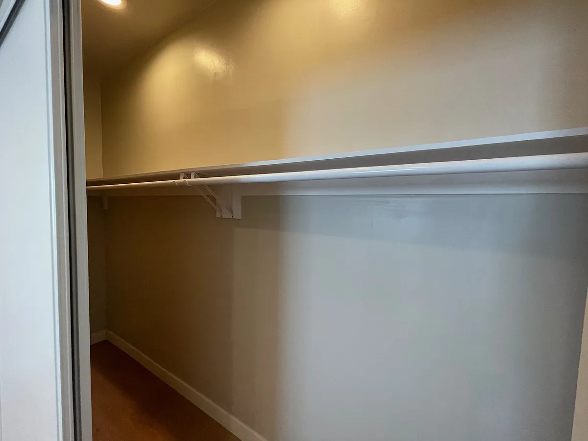 Building Photo - 5436 Cambury Ave #A-2