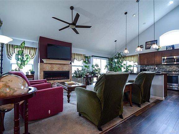 4th image of 606 White Clover Ct
