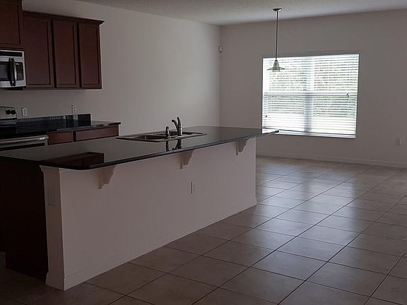 3rd image of 3714 Isles Arbor Ln