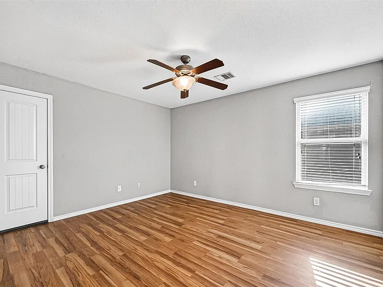 1326 Seagler Pond Ln — Photo 44