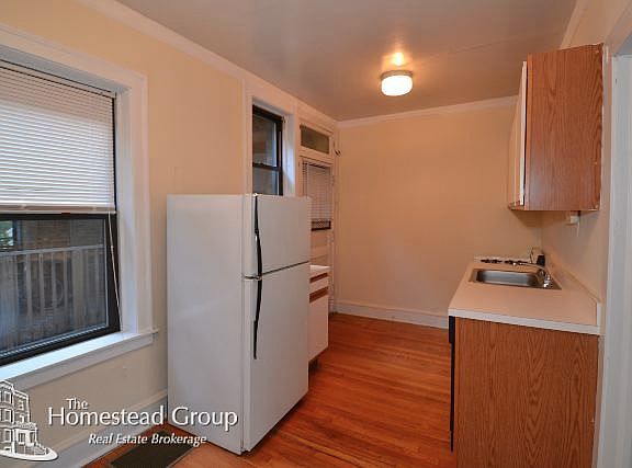 5th image of 3902 N Janssen Avenue # Second Floor