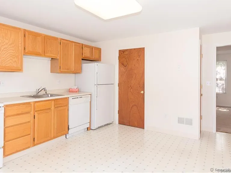 6 Larkspur Ln #6 — Photo 5