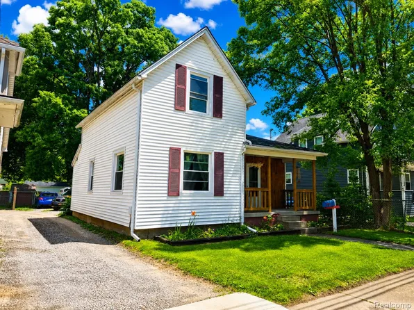 604 N Oak St, Durand, MI 48429