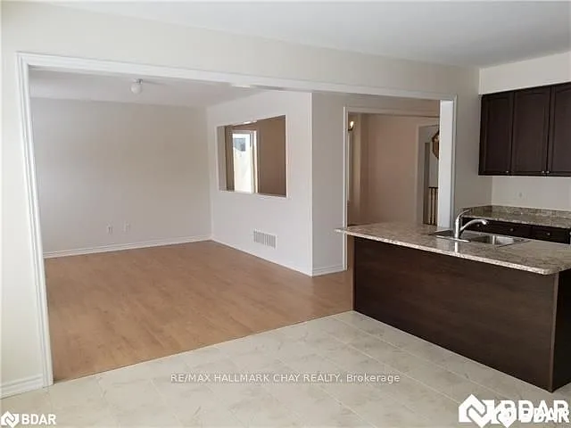 4 bed, $3,250 — Photo 4