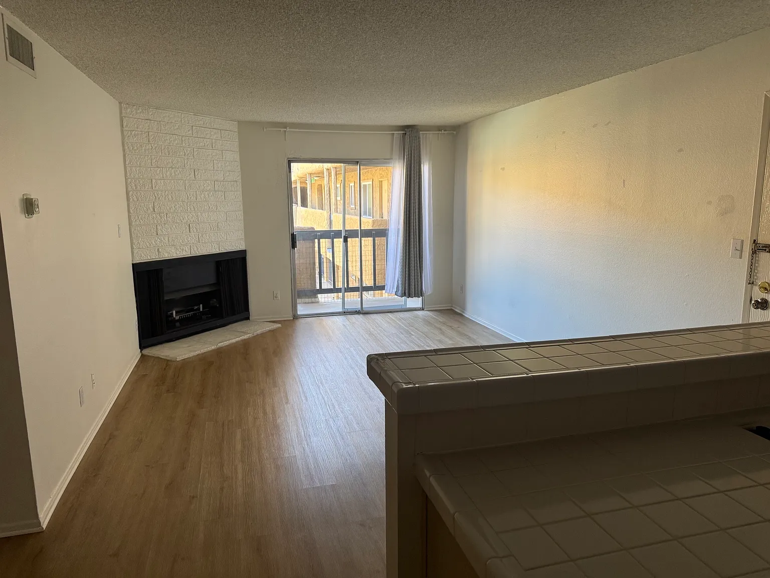 1 bed, 686 sqft, $2,575 — Photo 2