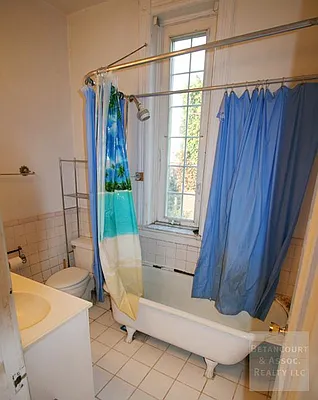 Rented by Dwell Residential Inc | media 7